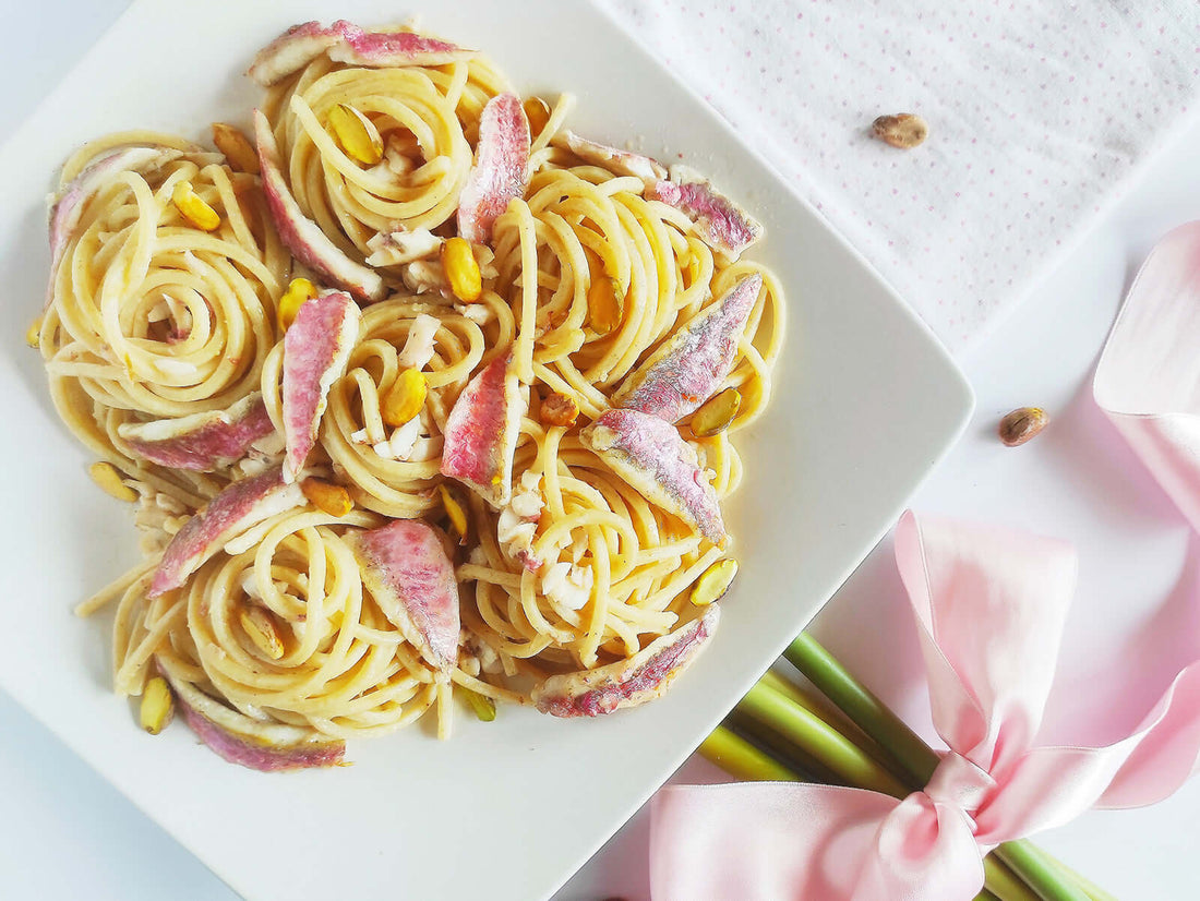 Spaghetti alle triglie e pistacchi
