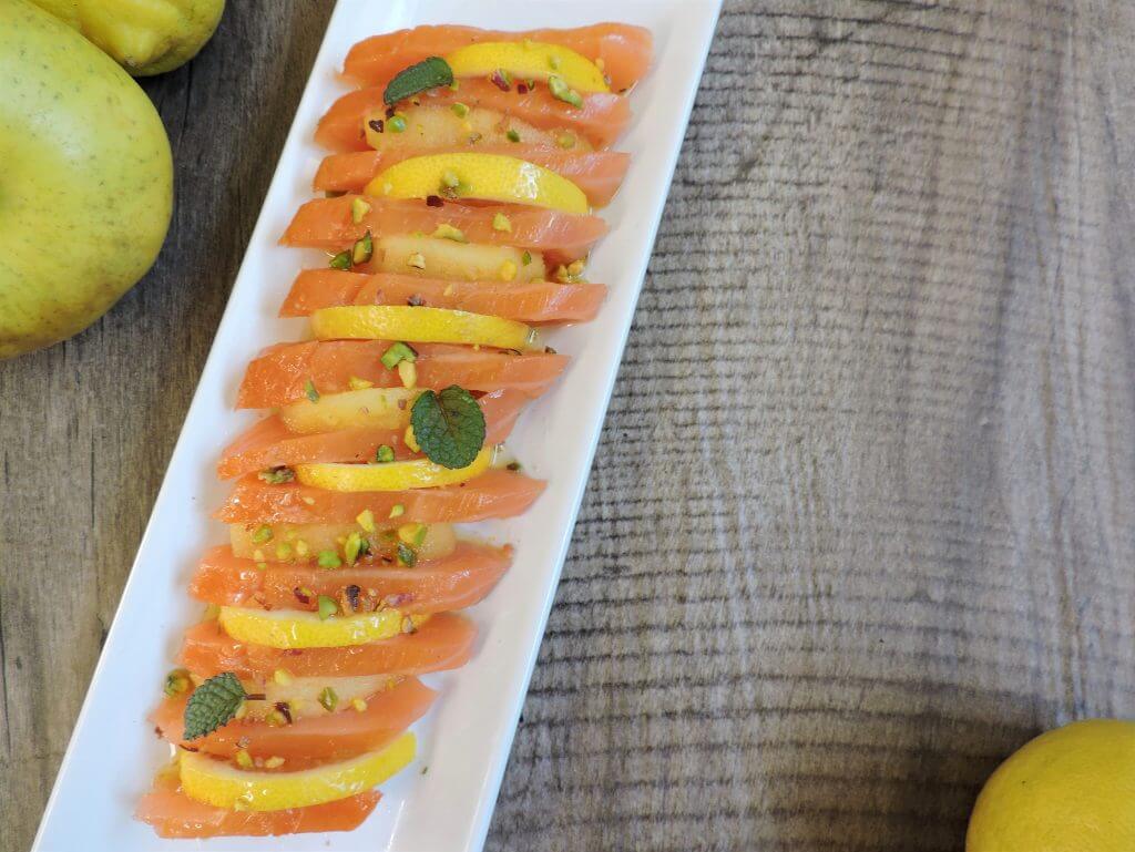 Filetto di salmone affumicato con mele renette e limone