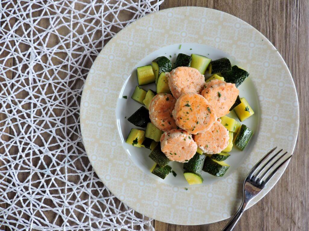 Polpette di salmone in padella