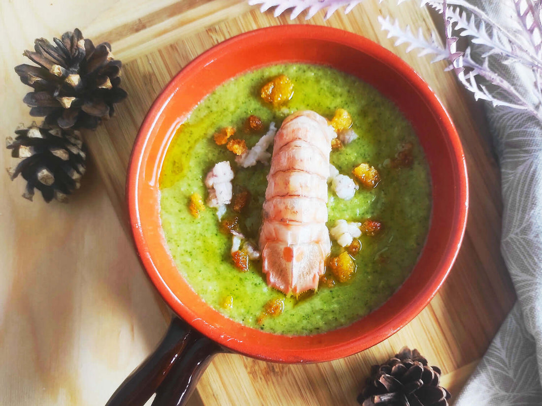 Crema di broccoli con canocchie e pane croccante